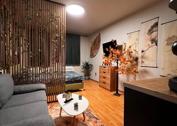 Near The Lift With A Private Parking Apartamento